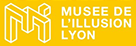 Logo du Musée de l'Illusion Lyon, partenaire officiel d'Anthony James